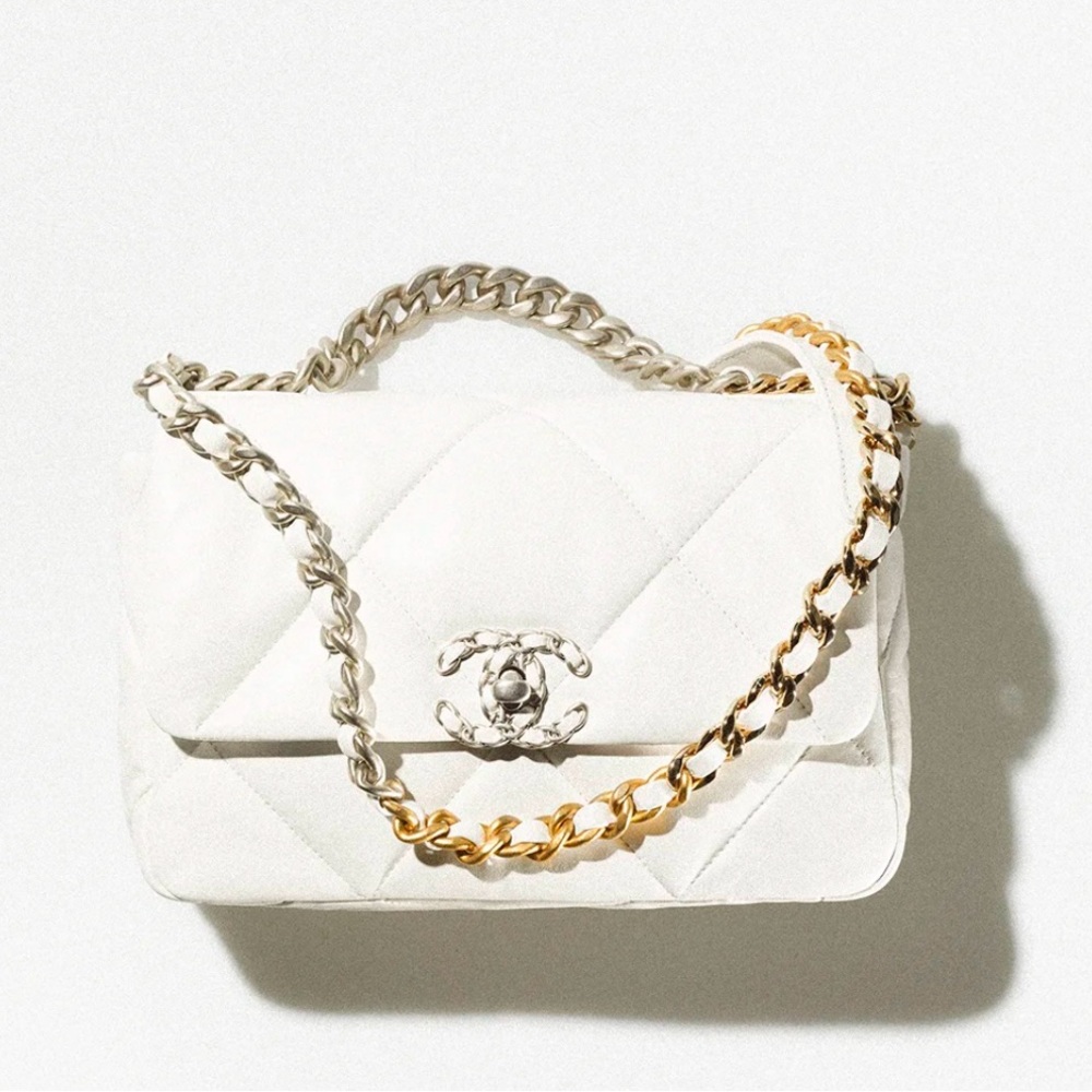 Chanel White Quilted Handbag with Gold and Silver Chain